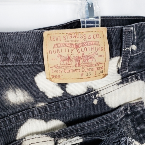 VINTAGE LEVI'S bleached high waisted jean shorts - Picture 6 of 7